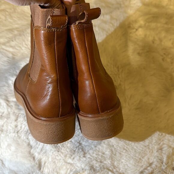 Madewell The Camryn Chelsea Boot in Leather English Saddle Size 8.5 - Picture 3 of 8